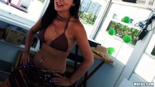 Sexy Little Latina Aufgenommen Und Gefickt