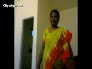 Tante In Grün Saree Ihre Nacktheit Vor Ihr Kunde Vor Dem Sex Auszusetzen - Indian Porno-videos