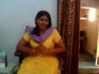 Indian Sex Video Von Einem Indischen Aunty Ihren Großen Boobs-rawasex.com Zeigt