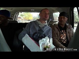 Austin Dallas Gibt Zwei Schwarzen Jungs Irgendeinen Arsch