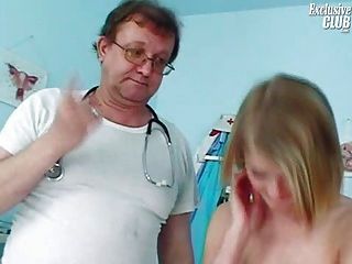 Teen Pussy Kate Gyno Prüfung Von Alten Kinky Gyno Arzt