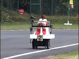 Japanische Bondage - Und Spritzt! - Roboter Rennen