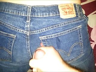 Cum Auf Wifes Jeans