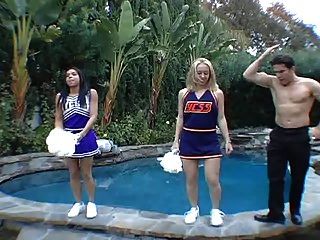Goldie Cox Und Ebony Cheerleader