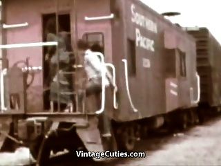 Tiefer Blowjob Und Heißer Fick Im Zug (1960er Jahrgang)