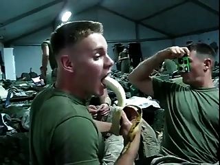 Soldat Deepthroat Banane