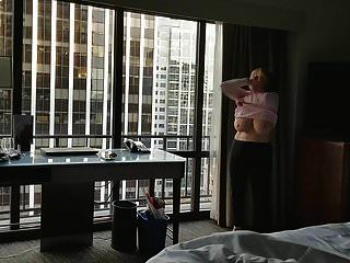 Reife Hottie Nackt Im Hotelfenster